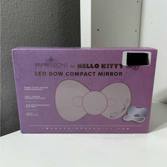 Hello Kitty Bow Compact Mirror - Picture 1 of 2